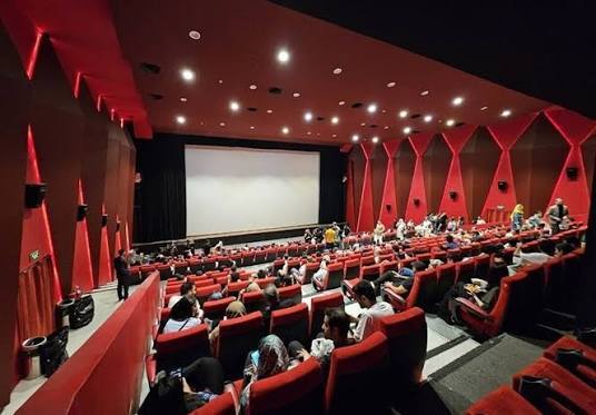 بلیت فیلم «نیمشب» در سینماهای کرمانشاه نیمبها شد بلیت فیلم «نیمشب» در سینماهای کرمانشاه نیمبها شد