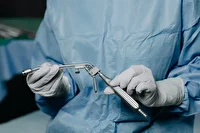 تجهیز بیمارستان شهدای تامین اجتماعی شوشتر به دستگاه یورتروسکوپ+فیلم