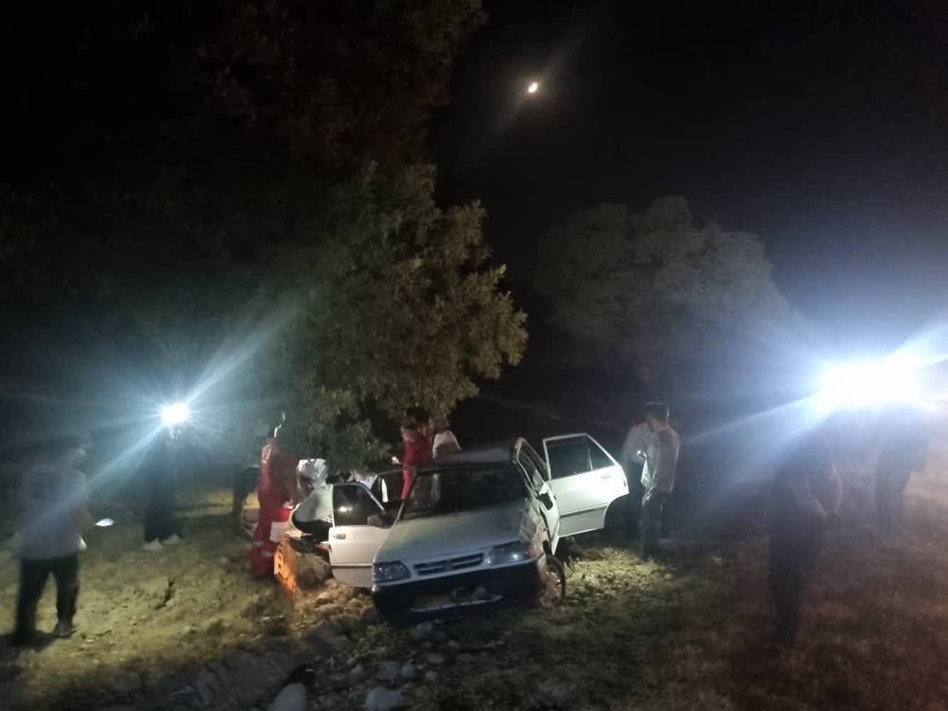 واژگونی سواری در جاده کازرون به شیراز با چهار مصدوم