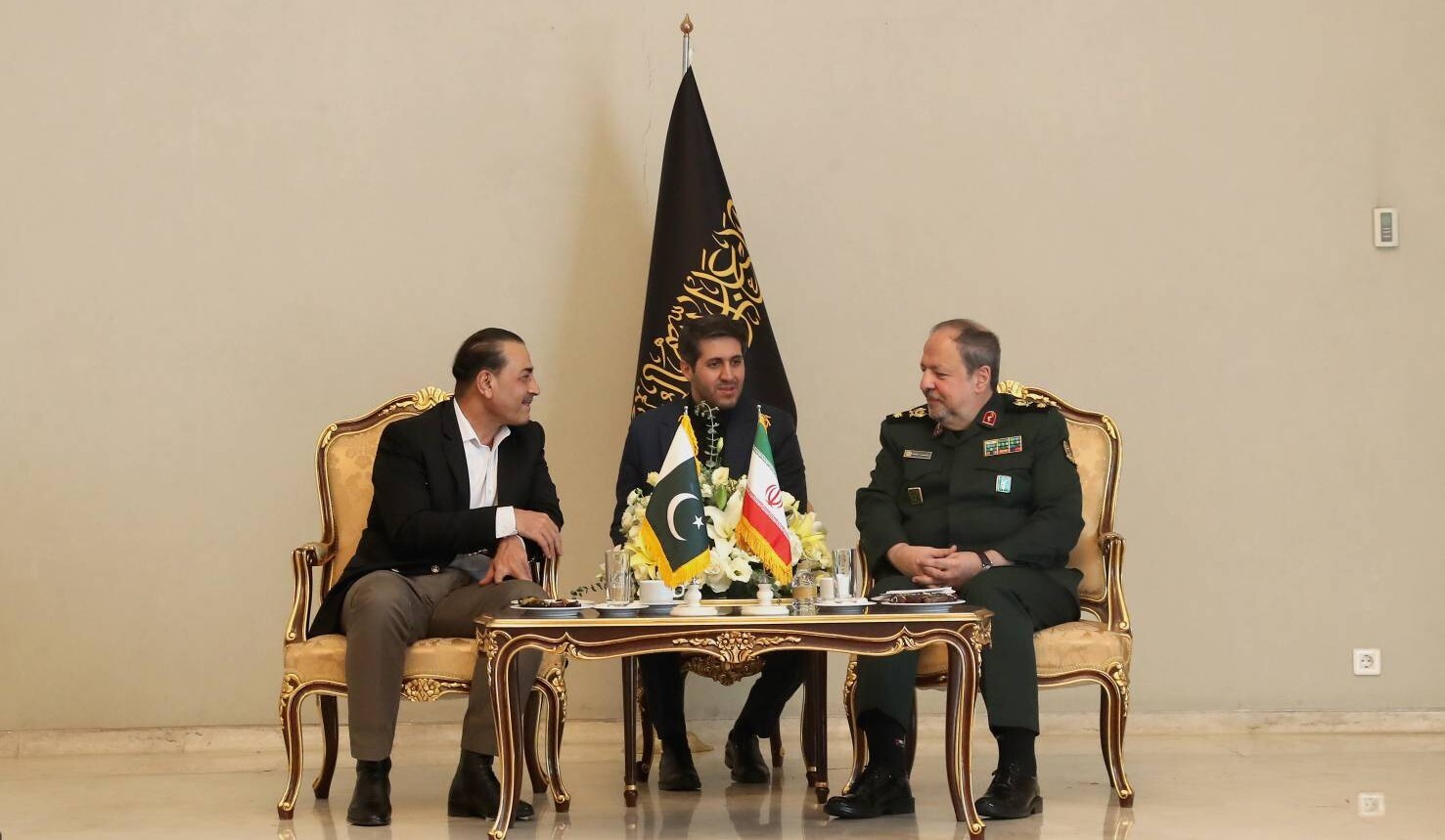 سردار ابنالرضا: به هرگونه نقض آتشبس واکنش لازم میدهیم سردار ابنالرضا: به هرگونه نقض آتشبس واکنش لازم میدهیم