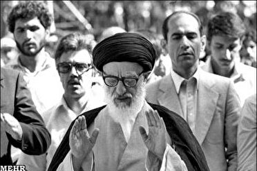 فردا؛ سالروز اقامه نخستین نماز جمعه/ قراری که قرارگاه وحدت و بصیرت است